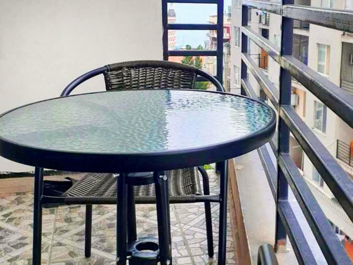 Real Palace Apartment Batumi Exterior photo